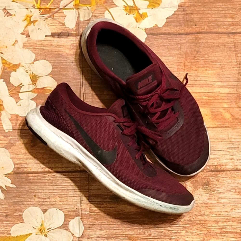 Nike flex burgundy sneakers